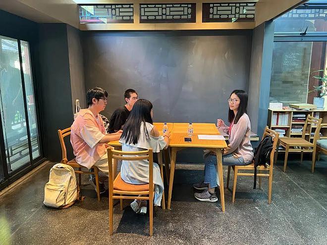 34岁数学教授王虹受热捧，老家村民：她从小就很聪明，家里出了好几个老师（组图） - 5
