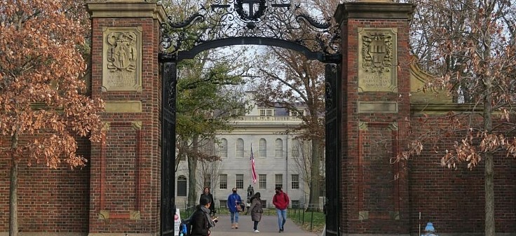 哈佛大学赢了！美法官下令“无限期“暂停川普禁令（图） - 1