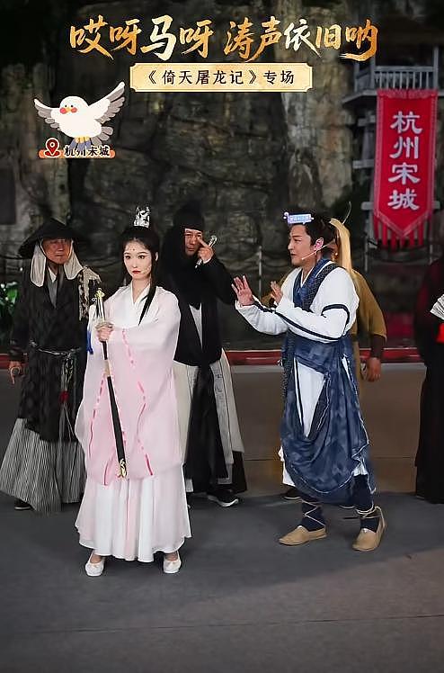 63岁马景涛直播时晕倒，后脑着地，现场慌做一团紧急关播（视频/组图） - 3