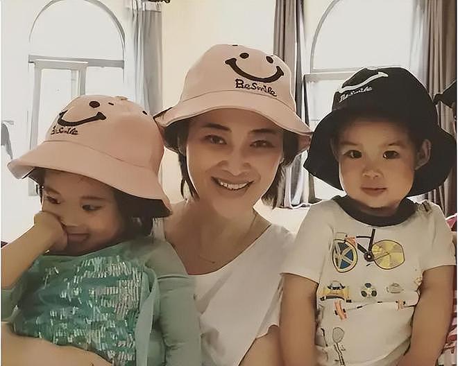 朱丹重男轻女引争议：娱乐圈那些拎不清的女星，偏见还是情商低？（组图） - 50