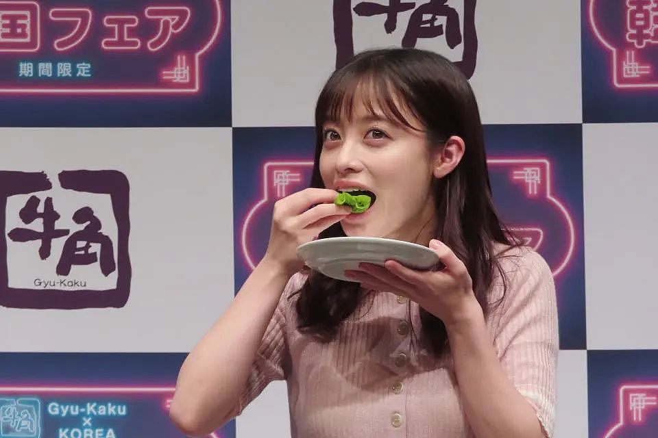 千年一遇美女桥本环奈塌房，自掏腰包200万挽回口碑，没想到，更塌了（组图） - 3