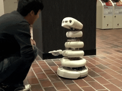 日本搞了场“最没用机器人”展!严重社恐、喜欢摸鱼,主打一个干啥啥不行,网友:反向种草了(组图) - 13
