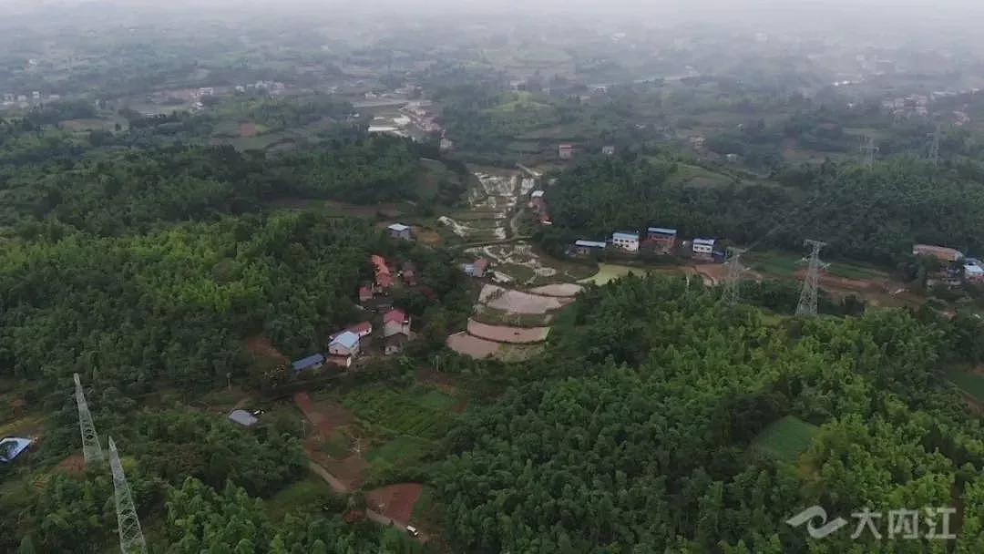 小镇青年罗帅宇，网吧里长大的少年（组图） - 1