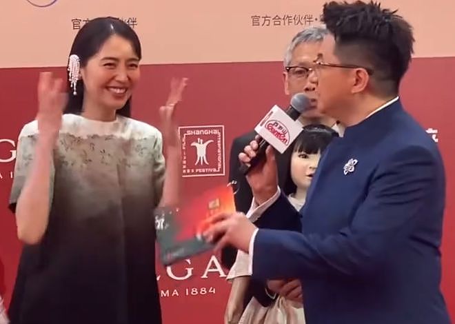 众星上影节闭幕式红毯：林允大秀好身材，于适未受那尔那茜影响（组图） - 18