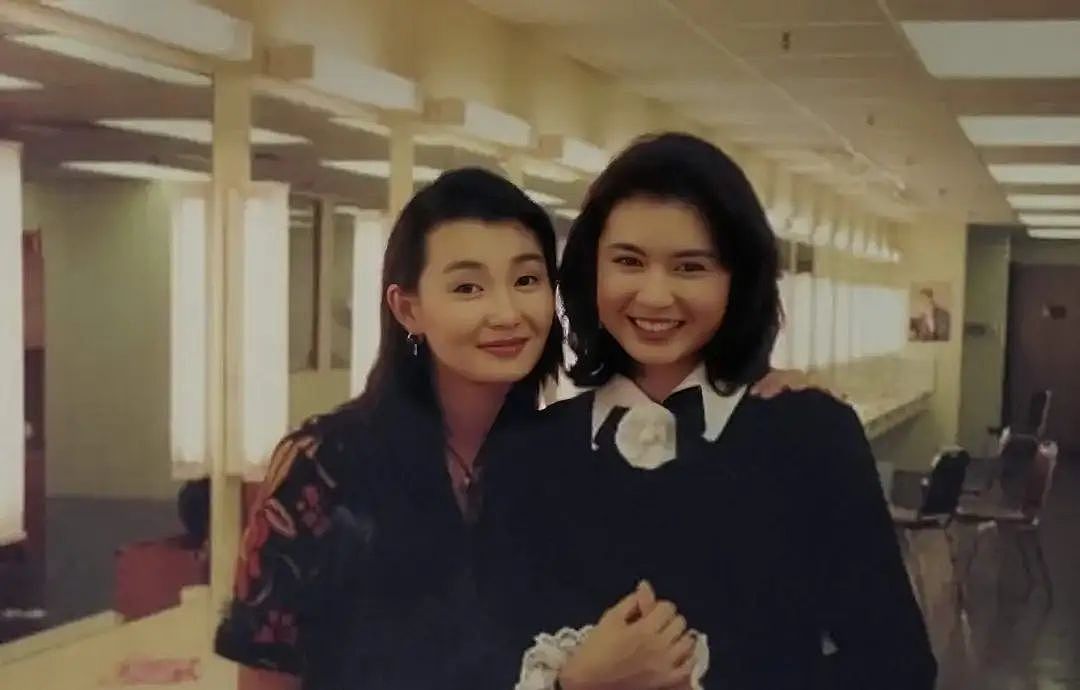 香港知名女星自曝遭非礼,被年轻演员摸胸,八年没谈恋爱至今未婚(组图) - 2