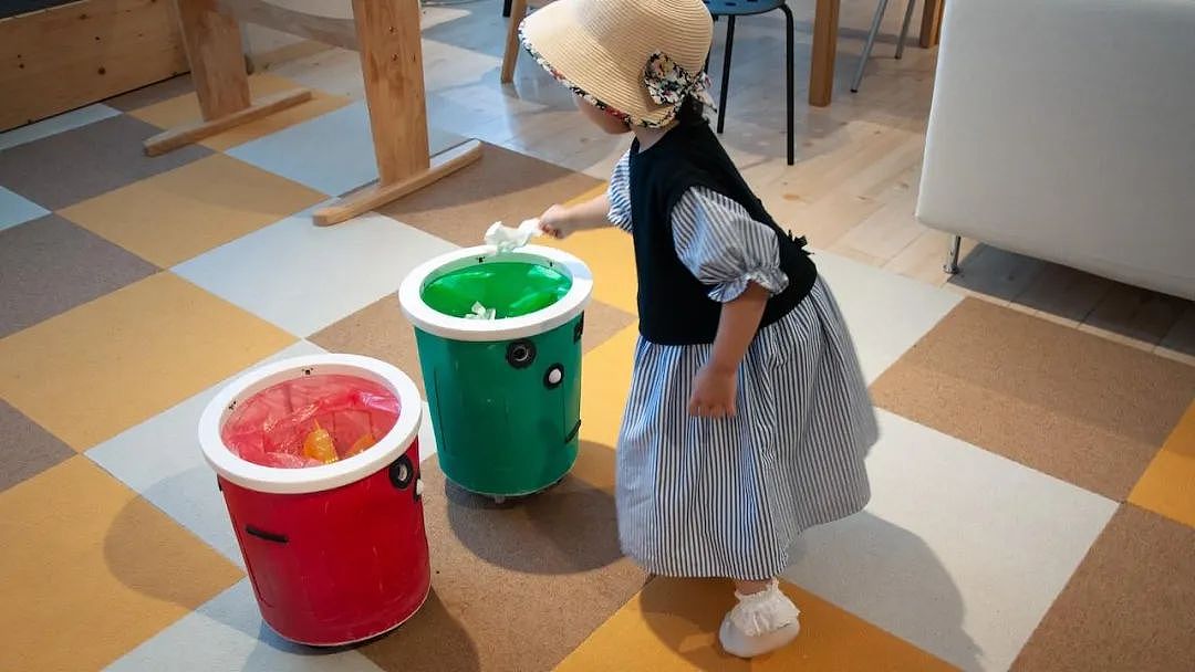 日本搞了场“最没用机器人”展!严重社恐、喜欢摸鱼,主打一个干啥啥不行,网友:反向种草了(组图) - 21