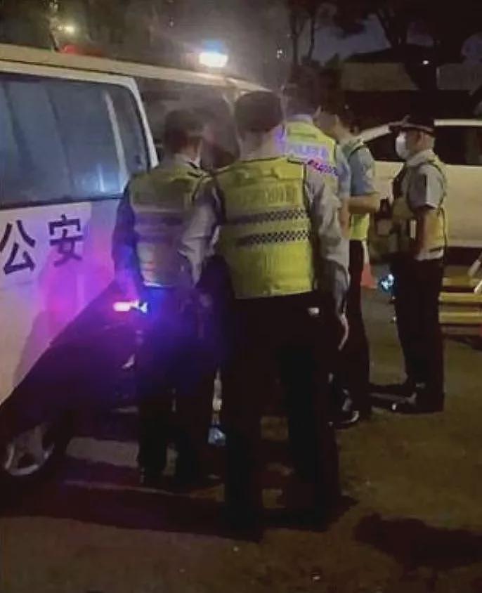 广州女酒驾拒检测,大喊“人大代表可以喝酒”(视频/组图) - 2
