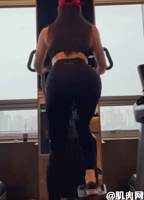 【美女】当她摘下口罩,露出阵容!网友直呼:这身材我爱了...(组图) - 17