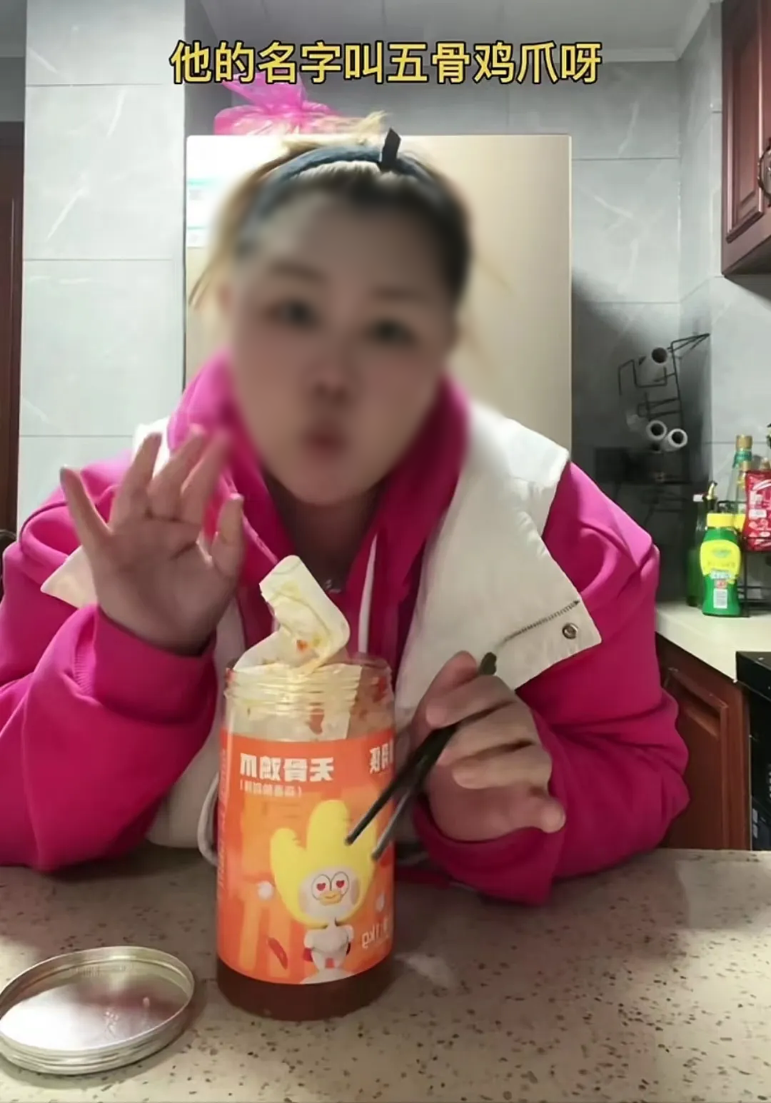 看完百万粉丝女网红“翻车道歉”,才明白为什么“穷人乍富”是灾难…(组图) - 5