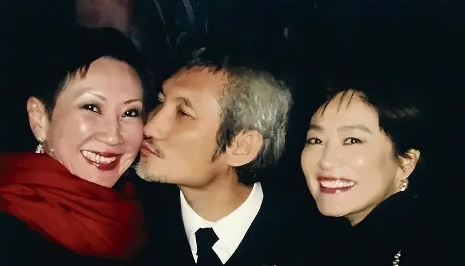 68岁尔冬升晒娃再惹争议：贵圈4位伪丁克男星，一个比一个离谱（组图） - 39