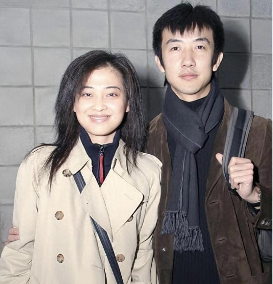 借梅婷上位，为李小冉挨刀，素人导演“泡妞记”（组图） - 4