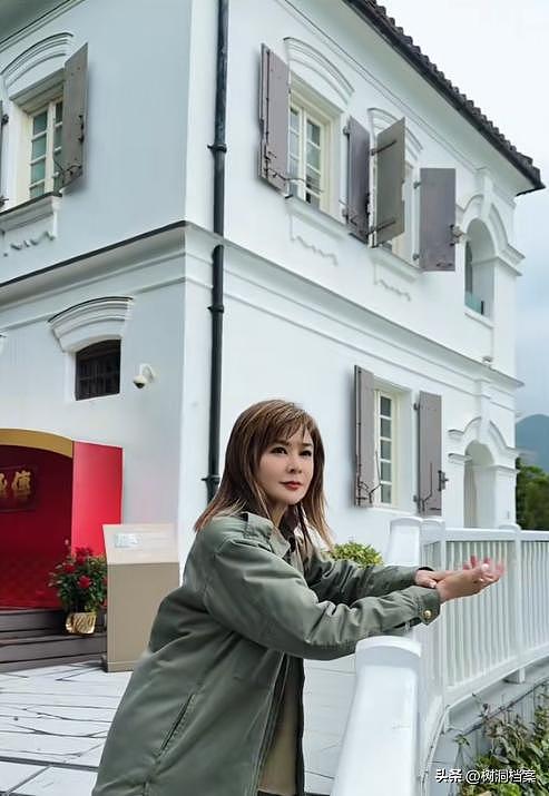 62岁关之琳近况：住豪宅以狗为伴，财产留给弟弟，不信爱情信亲情（组图） - 4