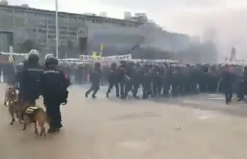 中国武警防暴演练，“假想敌”竟是农民工（视频/组图） - 4
