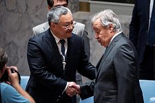 联合国召开紧急会议，中俄强烈谴责美国，要求无条件停火（视频/组图）