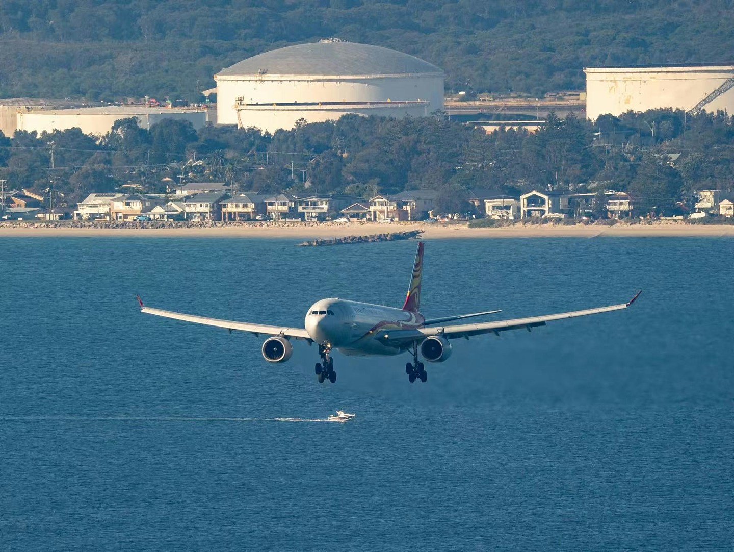 香港航空新增多条航线抢攻暑假市场,拓悉尼线、加密一带一路航班(组图) - 2