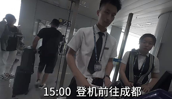 中国留学生打“飞的”去墨尔本上学，下课就回国，每个月往返4次！极限操作引热议（组图） - 3