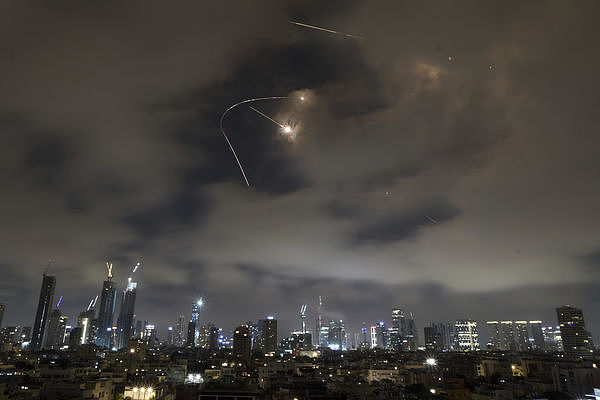 空袭警报狂响!CNN主播在以色列连线边播边逃,画面曝光(视频/图) - 1
