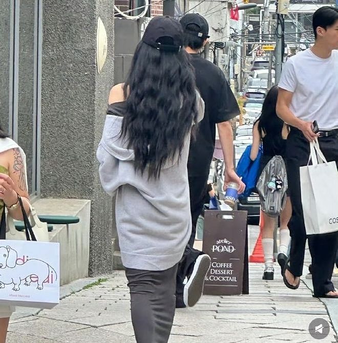 曝易梦玲王勉恋爱！女方被偶遇后删首尔行程，两人更多细节被扒（组图） - 3