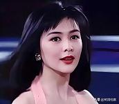 62岁关之琳近况：住豪宅以狗为伴，财产留给弟弟，不信爱情信亲情（组图）