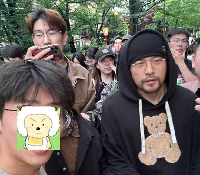 46岁周杰伦近况曝光！长期被病痛折磨，走路靠友人搀扶（组图） - 5