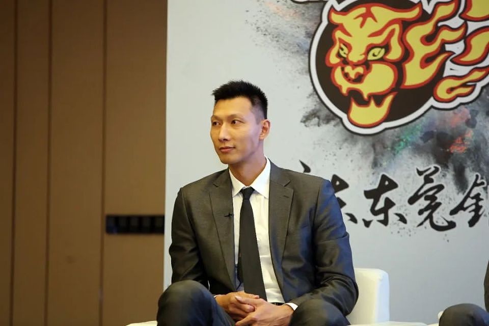 杨毅力挺易建联:谁给他定性了?谁说他有罪了?哪轮到你们网友审判(组图) - 1