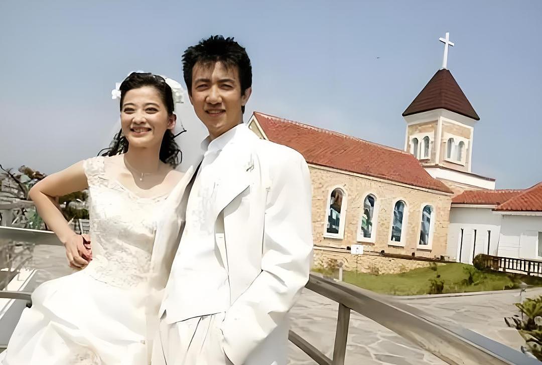 借梅婷上位，为李小冉挨刀，素人导演“泡妞记”（组图） - 6