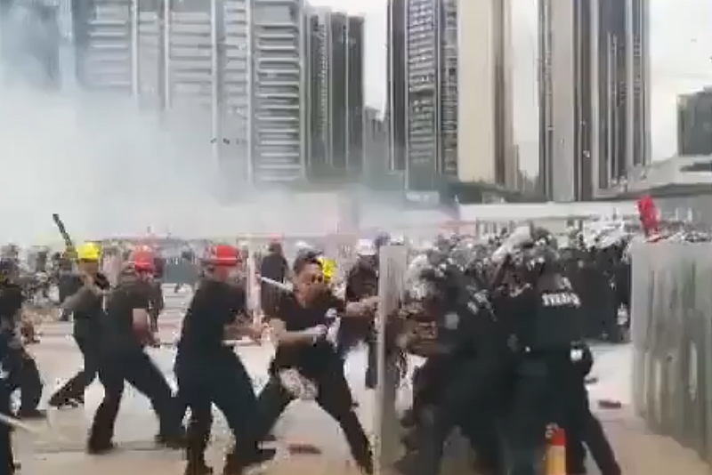 中国武警防暴演练，“假想敌”竟是农民工（视频/组图） - 3
