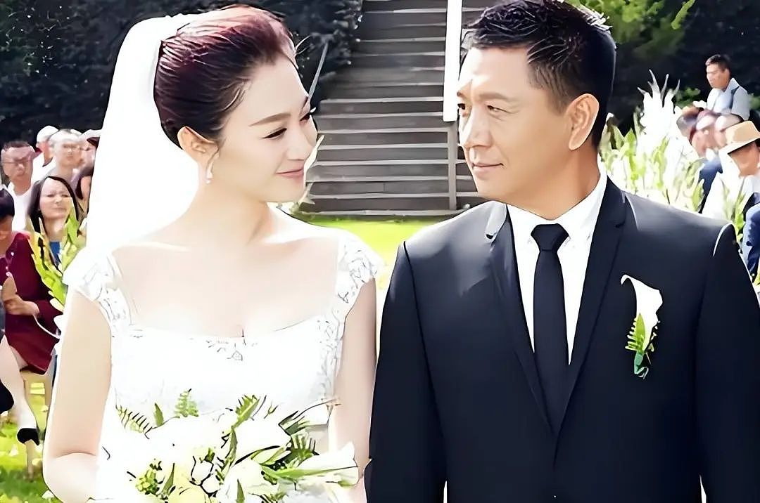 借梅婷上位，为李小冉挨刀，素人导演“泡妞记”（组图） - 24