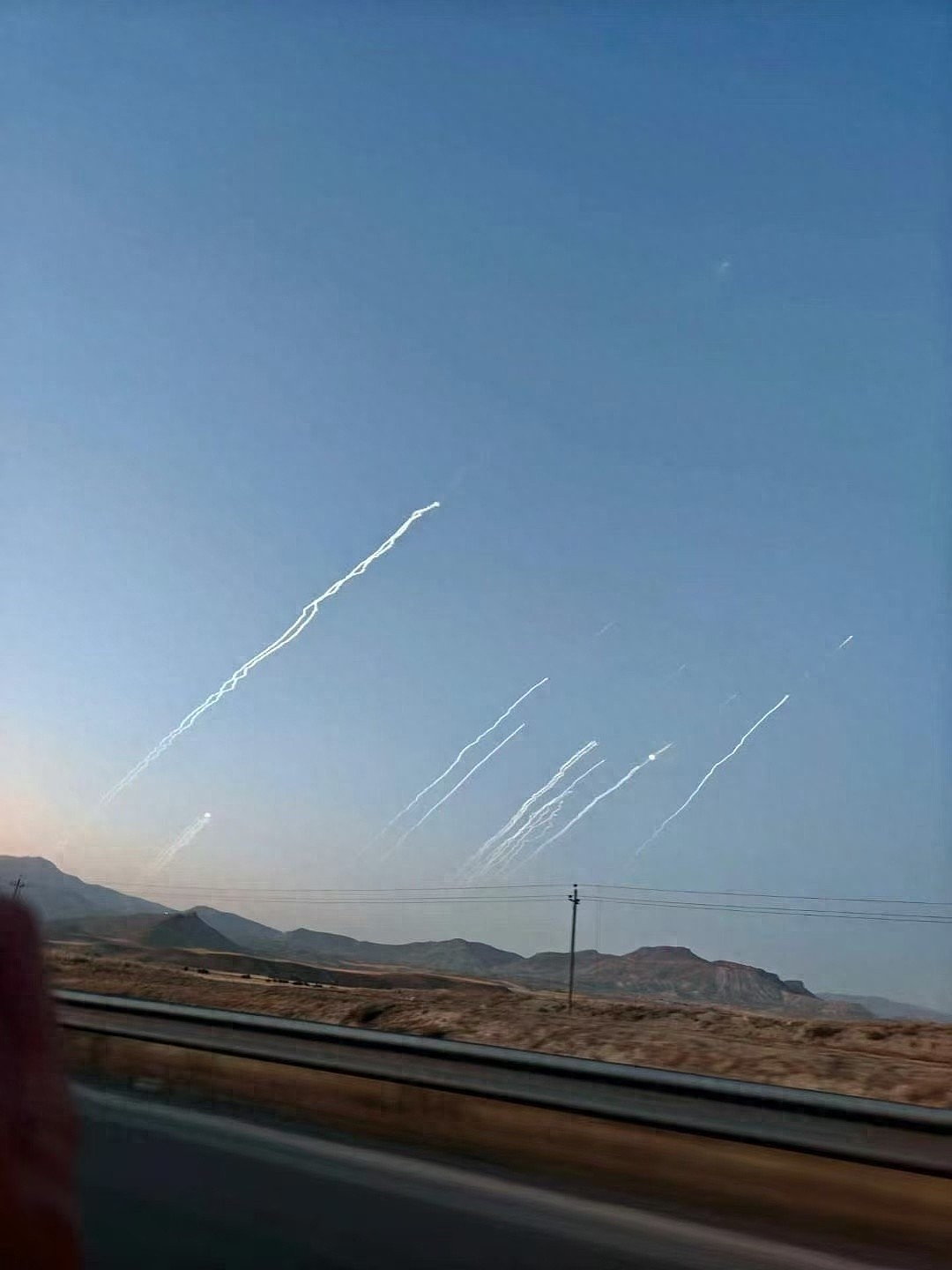 在伊中国人讲述撤离经历:感谢一个伊朗女孩,她喜欢中国,想找一个中国男友(组图) - 1