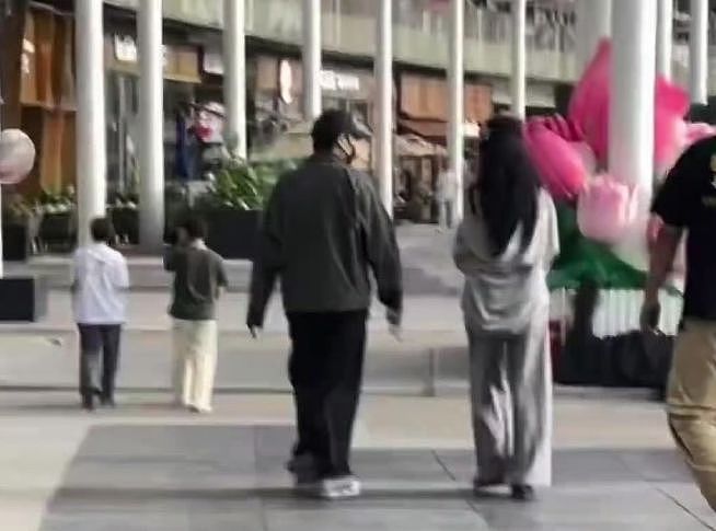 曝易梦玲王勉恋爱！女方被偶遇后删首尔行程，两人更多细节被扒（组图） - 6