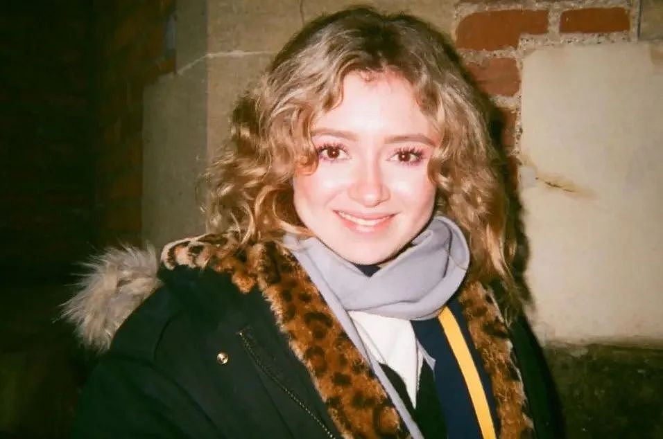 亲妈是英国阴谋论头子,宣传化疗不如自愈!女儿真信了,也真被坑死了...(组图) - 5