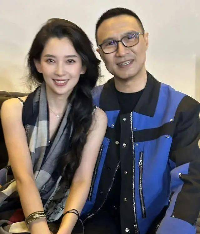 汪峰不忍了！深夜秀恩爱，与森林北新疆团聚（组图） - 3