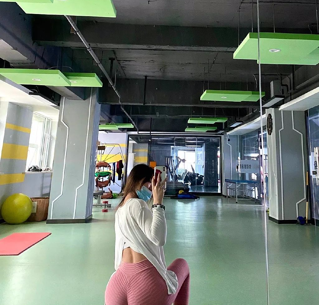 【美女】篮球教练魔鬼芭比身材太勾人，这次我要打码了？网友：堪比视觉盛宴...（组图） - 9