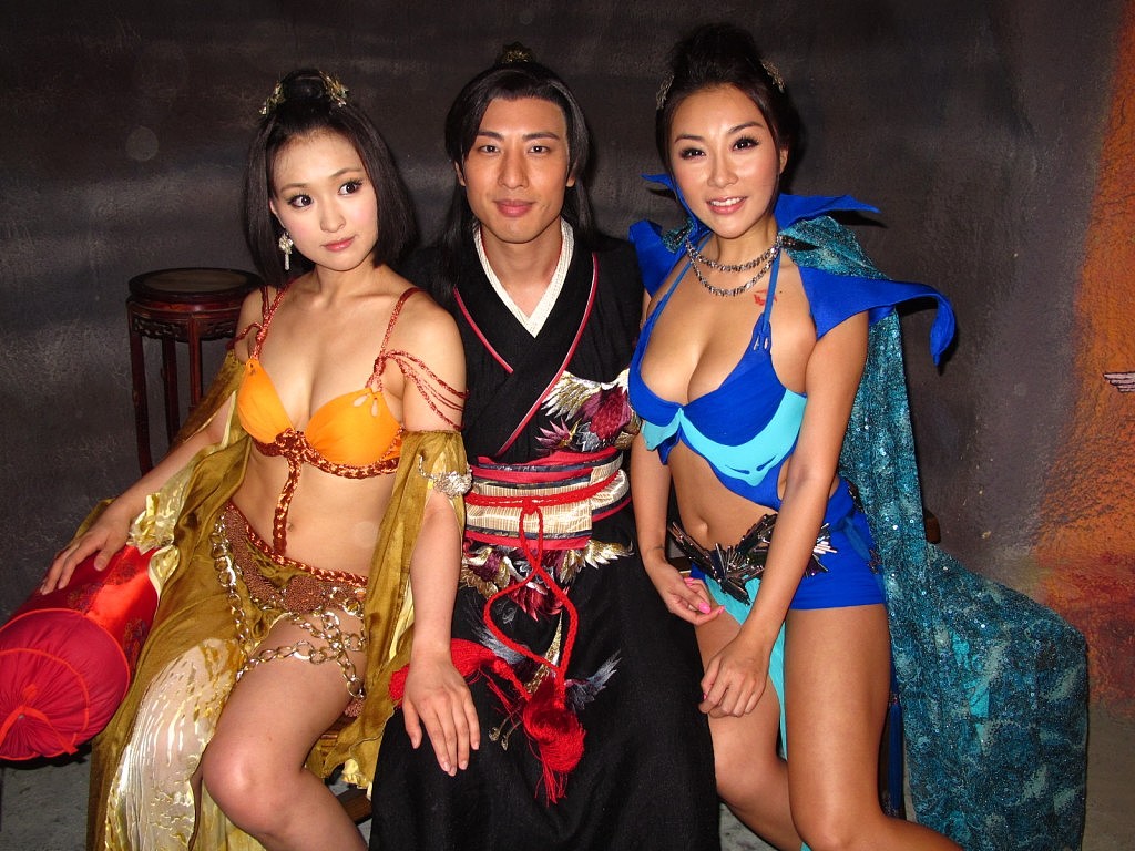 一路向西导演胡耀辉拍摄影游捞女游戏,登Steam中国热销榜!涉辱女急改名(组图) - 7
