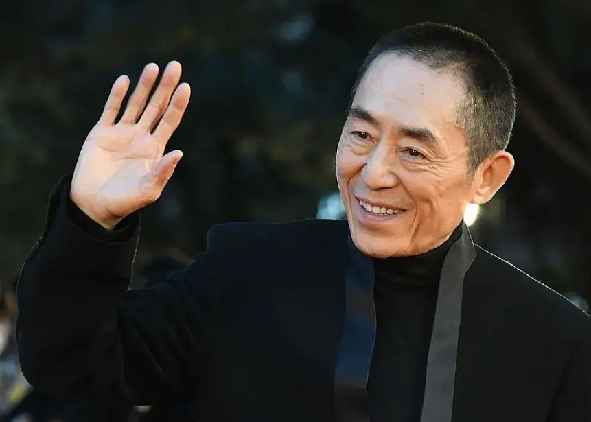 热搜第一!75岁张艺谋,突传消息(组图) - 4