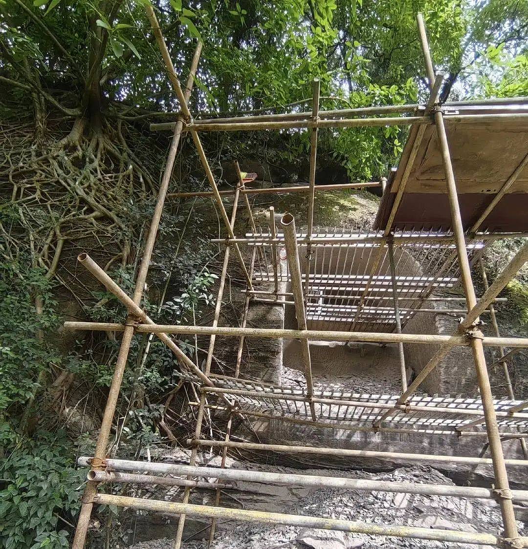四川安岳一博主雕刻“奥特曼石窟”惹争议,本人回应(组图) - 3