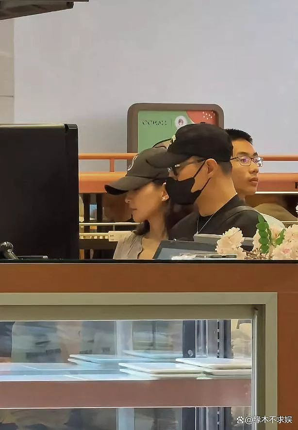 汪峰否认和宁静恋爱第2天，恶心的一幕出现了（组图） - 2