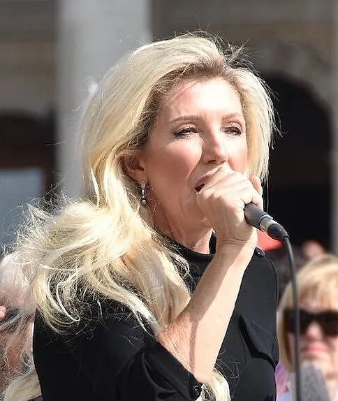 亲妈是英国阴谋论头子,宣传化疗不如自愈!女儿真信了,也真被坑死了...(组图) - 4