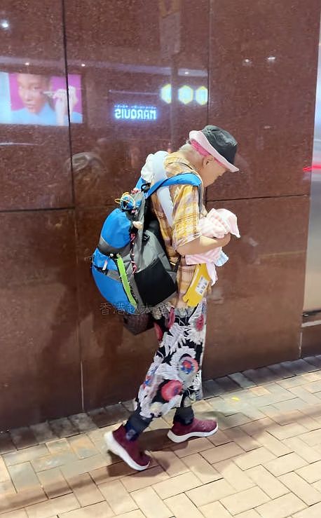 周润发姐姐被误认成流浪汉，严重驼背步履蹒跚，78岁仍自食其力（组图） - 6