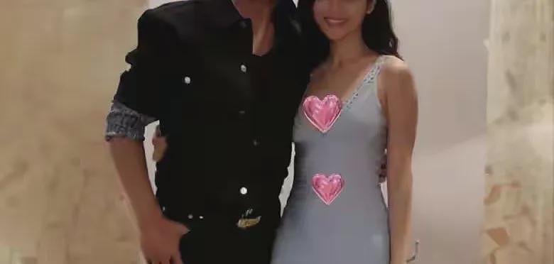 咆哮帝玩的太开，家里正宫不倒，外面情人无数（组图） - 1
