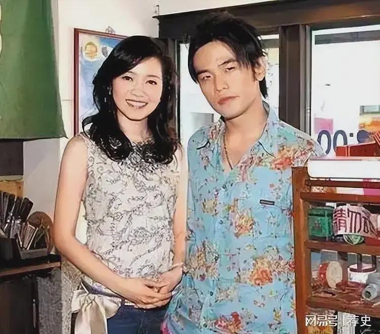 不死癌症击倒周杰伦,音乐天才被疾病困扰,简单动作都成挑战(组图) - 15
