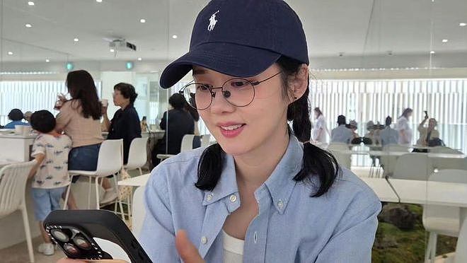 44岁张娜拉近照曝光，笑容甜美少女感十足，曾因争议言论遭抵制（组图） - 2