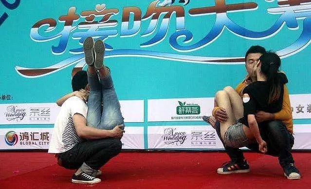 国内商场接吻大赛把老外吓傻了，有网友看过表示想要入赘（组图） - 20