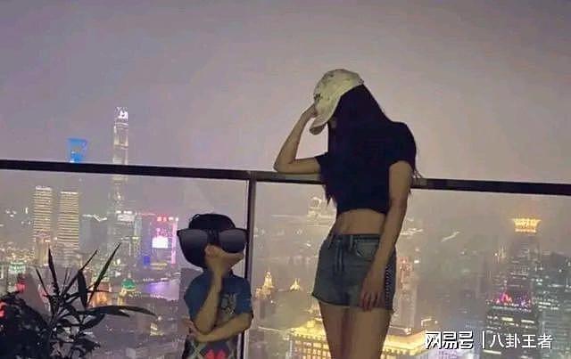 叶珂登堂入室!baby紧急搬离黄晓明上亿豪宅,儿子小海绵罕见出镜(组图) - 3