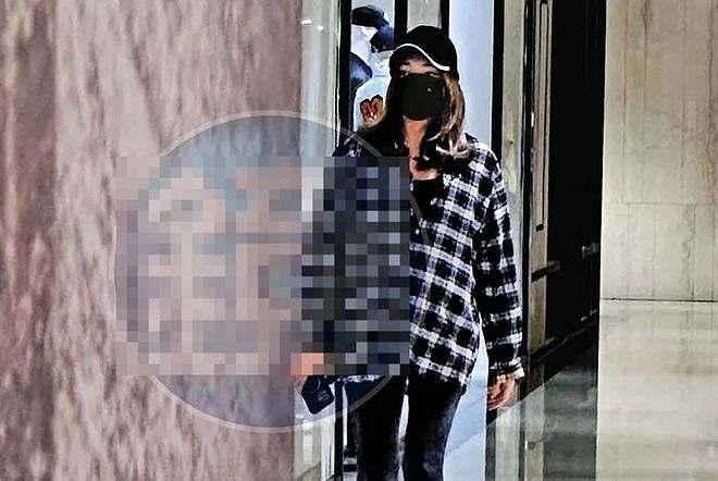 许玮宁孕肚照首曝光！肚大如箩穿瑜伽裤逛街，邱泽遇横财入账过亿（组图） - 3