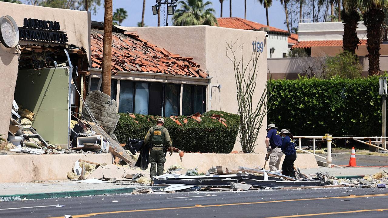 美国诊所爆炸案，疑犯拘留所失去意识不治，被指助主谋获炸弹原料（组图） - 1