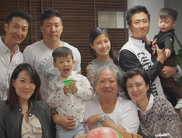 刺激!洪金宝儿媳被曝出轨一拖三,儿子结婚2年就在外面鬼混(组图) - 13