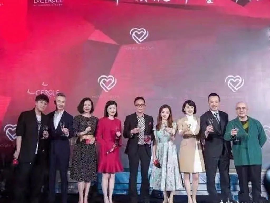 正式宣布复出！当“三”成瘾，被原配当众掌掴？她绯闻成群变笑柄？（组图） - 40