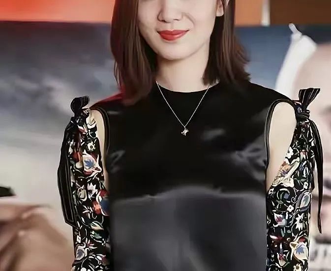 抢资源、嫁导演、不办婚礼?她的上位史比宫斗剧还精彩(组图) - 1