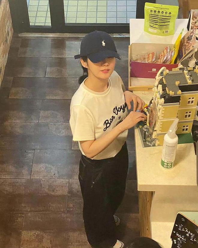 44岁张娜拉近照曝光，笑容甜美少女感十足，曾因争议言论遭抵制（组图） - 9